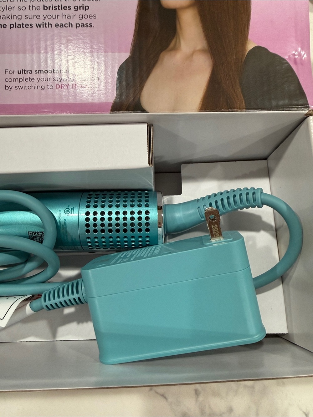 Shark Glossi 2-in-1 Hot Tool and Air Glosser Blow Dryer Brush in Juniper - Picture 6 of 6